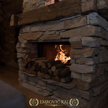 Hotel Emrovic Raj Novi Pazar Bagian luar foto