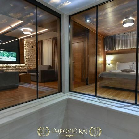 Hotel Emrovic Raj Novi Pazar Bagian luar foto