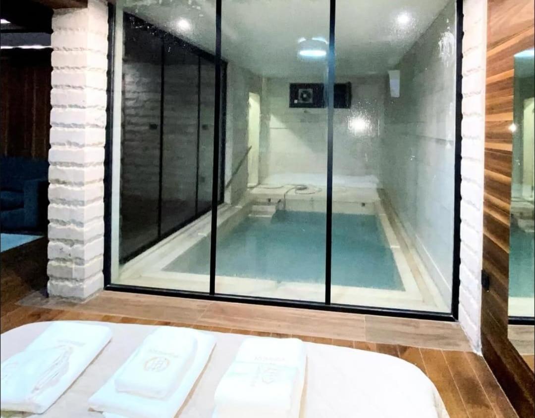 Hotel Emrovic Raj Novi Pazar Bagian luar foto