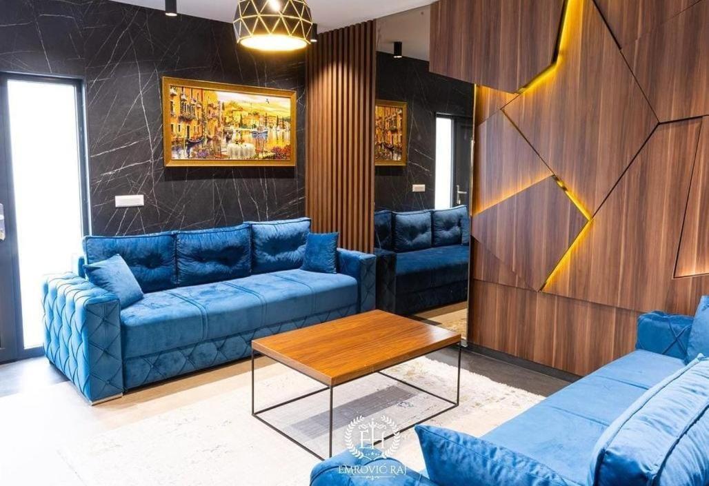 Hotel Emrovic Raj Novi Pazar Bagian luar foto