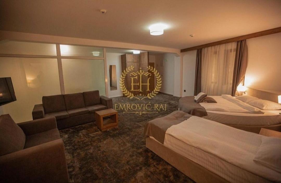 Hotel Emrovic Raj Novi Pazar Bagian luar foto