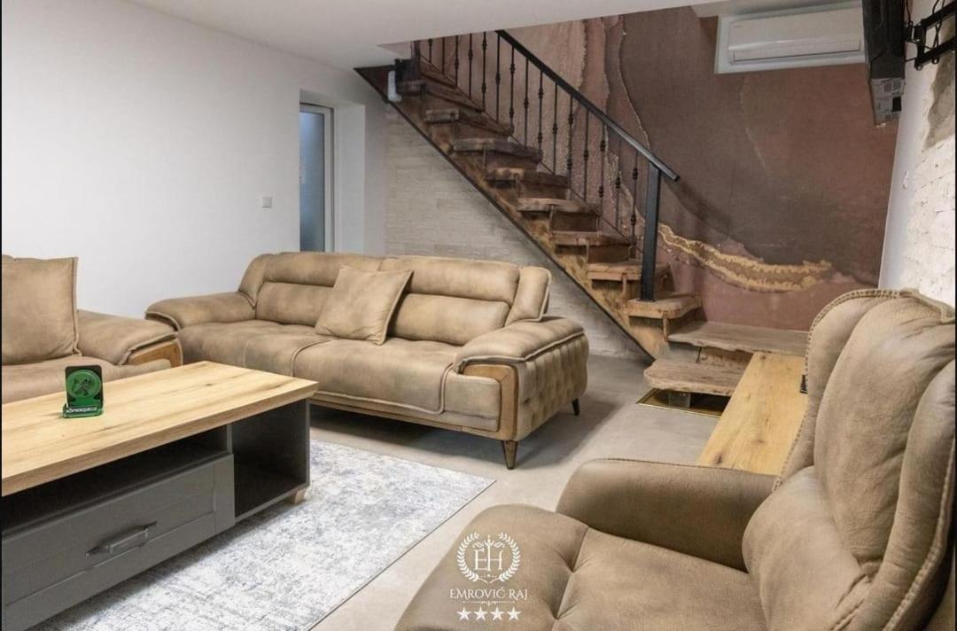 Hotel Emrovic Raj Novi Pazar Bagian luar foto